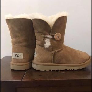 Girls Bailey Uggs